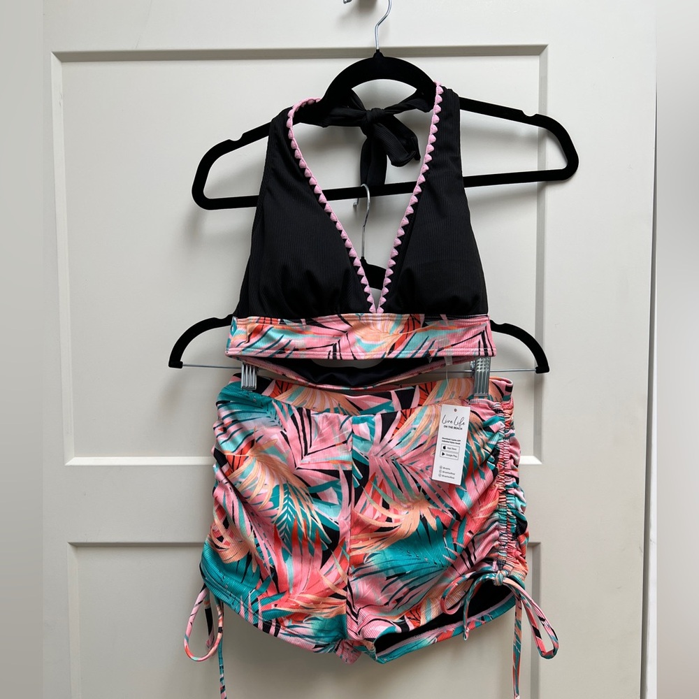 NWT Tropical Halter Bikini Set Women’s Medium Boy Short Swimsuit Adjustable - Picture 5 of 6